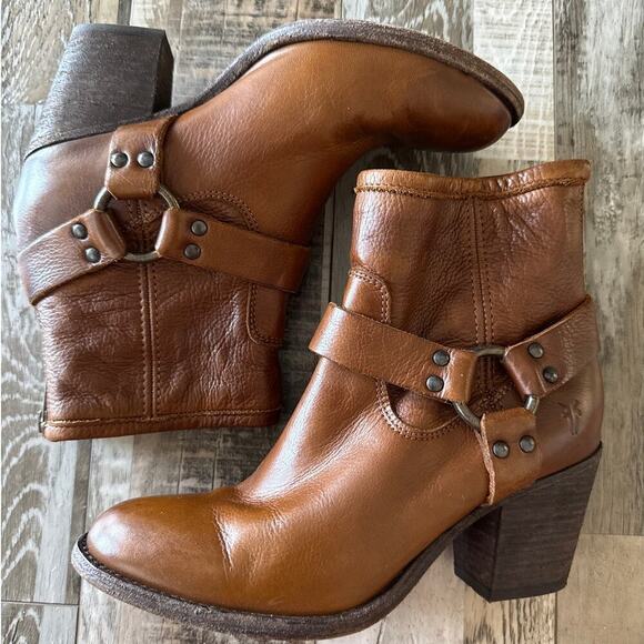 Frye Leather Harness Boots Tabitha Ankle Height Back Zip Size 7.5 Cognac Western - Picture 7 of 12